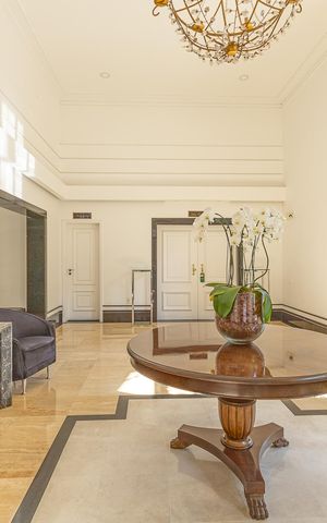 Apartamento à venda com 249m², 4 quartos e 4 vagas Apartamento à venda com 249m², 4 quartos e 4 vagasÁrea comum - Hall de entrada