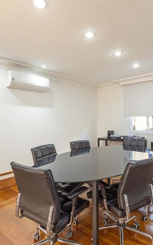 Apartamento à venda com 249m², 4 quartos e 4 vagas Apartamento à venda com 249m², 4 quartos e 4 vagasÁrea comum - Sala de reunião