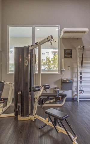 Apartamento à venda com 249m², 4 quartos e 4 vagas Apartamento à venda com 249m², 4 quartos e 4 vagasÁrea comum - Academia