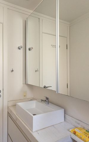 Apartamento à venda com 249m², 4 quartos e 4 vagas Apartamento à venda com 249m², 4 quartos e 4 vagasBanheiro da Suíte 3