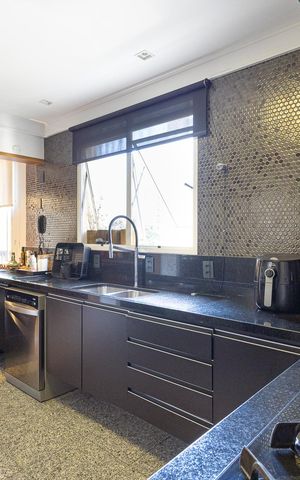 Apartamento à venda com 249m², 4 quartos e 4 vagas Apartamento à venda com 249m², 4 quartos e 4 vagasCozinha
