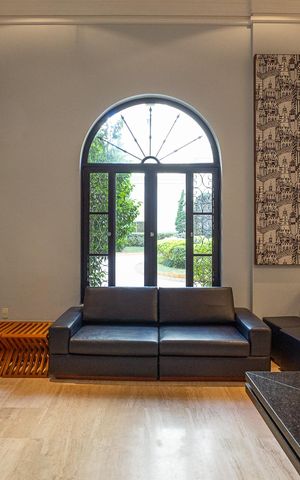 Apartamento à venda com 249m², 4 quartos e 4 vagas Apartamento à venda com 249m², 4 quartos e 4 vagasÁrea comum - Salão de festas