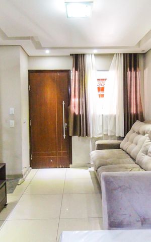 Casa de condomínio à venda com 67m², 2 quartos e 2 vagas Casa de condomínio à venda com 67m², 2 quartos e 2 vagasSala