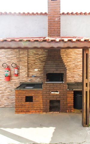 Casa de condomínio à venda com 67m², 2 quartos e 2 vagas Casa de condomínio à venda com 67m², 2 quartos e 2 vagasÁrea comum - Churrasqueira