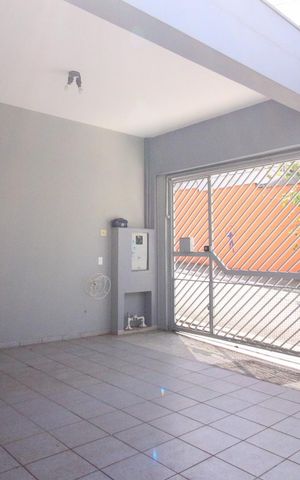 Casa à venda com 128m², 3 quartos e 2 vagas