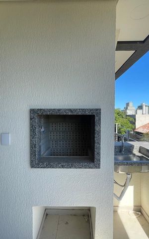 Apartamento à venda com 80m², 2 quartos e 2 vagas Apartamento à venda com 80m², 2 quartos e 2 vagasVaranda