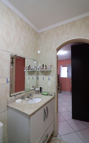 Casa à venda com 126m², 4 quartos e 1 vagaQuarto 1 - Suíte Banheiro 