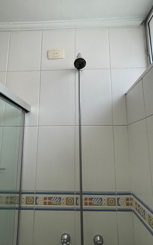 Casa à venda com 208m², 5 quartos e 3 vagasBanheiro 2