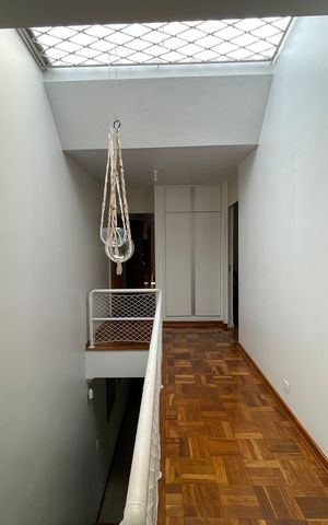 Casa à venda com 208m², 5 quartos e 3 vagasHall Quartos