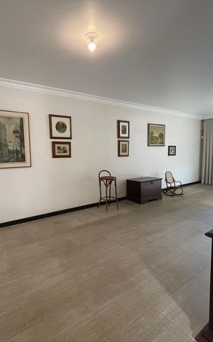Casa à venda com 208m², 5 quartos e 3 vagasSala