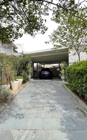 Casa à venda com 208m², 5 quartos e 3 vagasGaragem