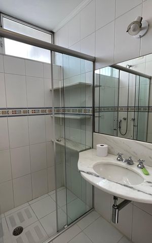 Casa à venda com 208m², 5 quartos e 3 vagasBanheiro 2