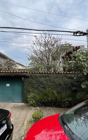 Casa à venda com 208m², 5 quartos e 3 vagasFachada com plaquina TFBY-244