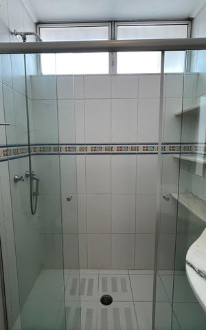 Casa à venda com 208m², 5 quartos e 3 vagasBanheiro 2