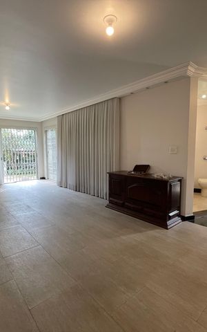 Casa à venda com 208m², 5 quartos e 3 vagasSala