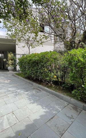 Casa à venda com 208m², 5 quartos e 3 vagasGaragem