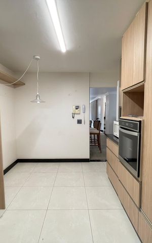 Casa à venda com 208m², 5 quartos e 3 vagasCozinha