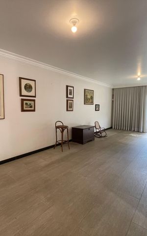 Casa à venda com 208m², 5 quartos e 3 vagasSala