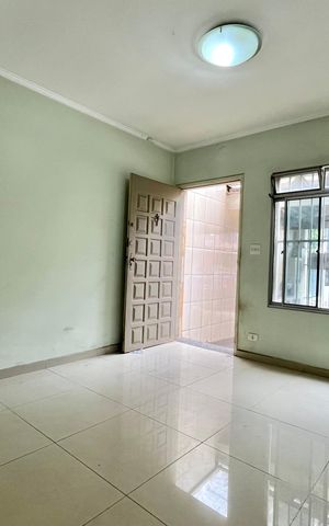 Casa à venda com 108m², 2 quartos e 1 vaga Casa à venda com 108m², 2 quartos e 1 vagaSala