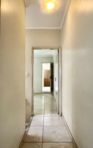 Casa à venda com 108m², 2 quartos e 1 vaga Casa à venda com 108m², 2 quartos e 1 vagaCorredor