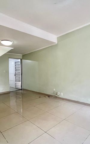 Casa à venda com 108m², 2 quartos e 1 vaga Casa à venda com 108m², 2 quartos e 1 vagaSala