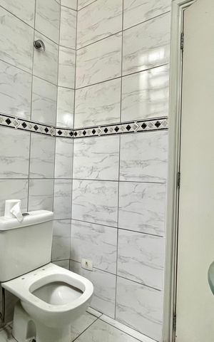 Casa à venda com 108m², 2 quartos e 1 vaga Casa à venda com 108m², 2 quartos e 1 vagaBanheiro