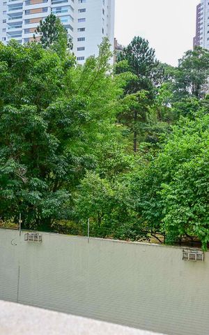 Apartamento à venda com 159m², 4 quartos e 2 vagasVista da Suíte 1
