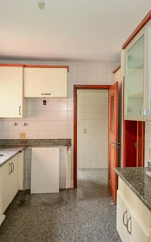 Apartamento à venda com 159m², 4 quartos e 2 vagasCozinha