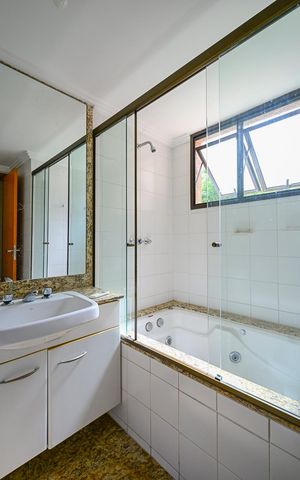 Apartamento à venda com 159m², 4 quartos e 2 vagasBanheiro Suíte 2