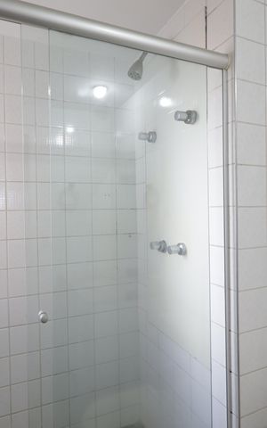 Apartamento à venda com 136m², 4 quartos e 3 vagasBanheiro da Suíte 1