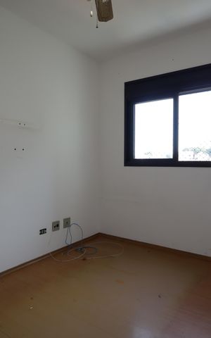 Apartamento à venda com 136m², 4 quartos e 3 vagasQuarto 2