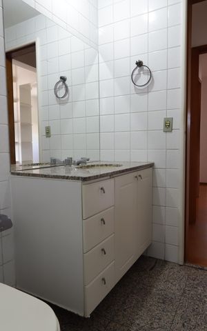 Apartamento à venda com 136m², 4 quartos e 3 vagasBanheiro da Suíte 1
