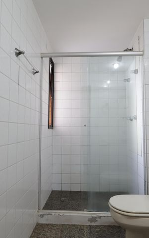 Apartamento à venda com 136m², 4 quartos e 3 vagasBanheiro da Suíte 1