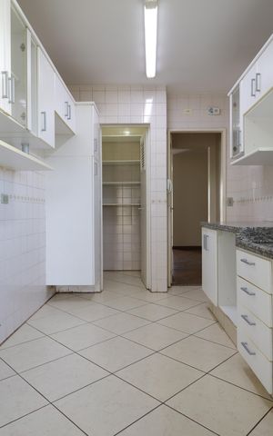 Apartamento à venda com 136m², 4 quartos e 3 vagasCozinha