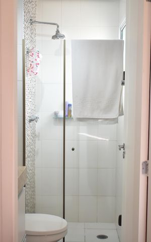 Apartamento à venda com 61m², 2 quartos e 2 vagasBanheiro da Suíte