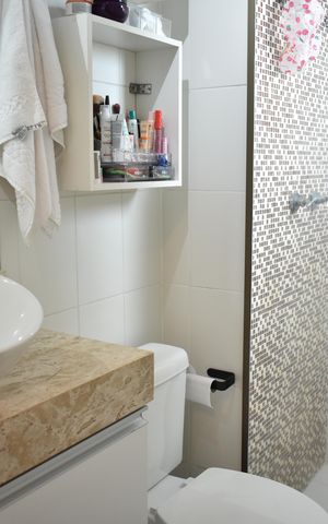 Apartamento à venda com 61m², 2 quartos e 2 vagasBanheiro da Suíte
