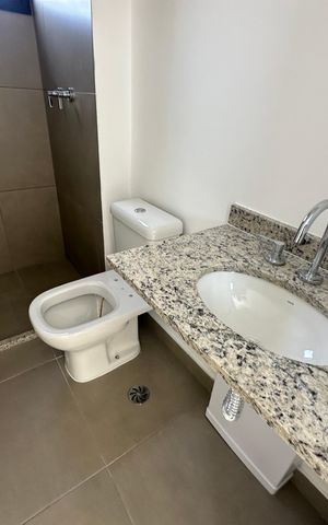 Apartamento à venda com 95m², 3 quartos e 2 vagas Apartamento à venda com 95m², 3 quartos e 2 vagasBanheiro da Suíte 2