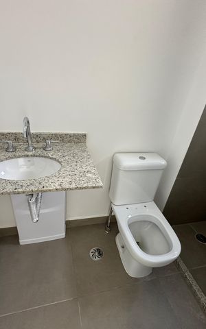 Apartamento à venda com 95m², 3 quartos e 2 vagas Apartamento à venda com 95m², 3 quartos e 2 vagasBanheiro da Suíte 1