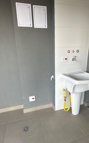 Apartamento à venda com 95m², 3 quartos e 2 vagas Apartamento à venda com 95m², 3 quartos e 2 vagasÁrea de Serviço