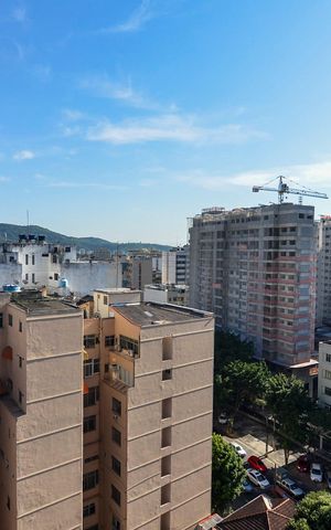 Apartamento à venda com 147m², 3 quartos e 2 vagas Apartamento à venda com 147m², 3 quartos e 2 vagasVista da Varanda