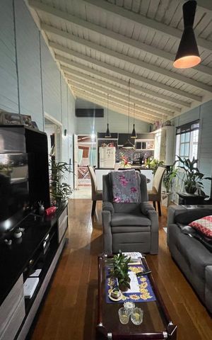 Casa à venda com 299m², 2 quartos e 1 vaga