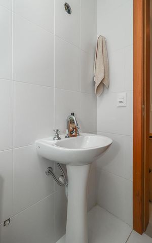 Apartamento à venda com 76m², 2 quartos e 2 vagasBanheiro Social