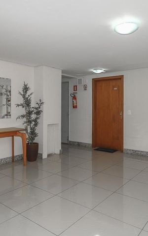 Apartamento à venda com 76m², 2 quartos e 2 vagasHall de entrada