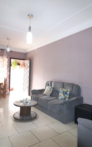 Casa para alugar com 116m², 3 quartos e 2 vagasSala