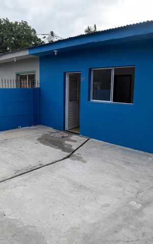 Casa para alugar com 60m², 2 quartos e 2 vagas Casa para alugar com 60m², 2 quartos e 2 vagasGaragem