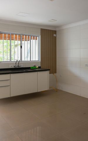 Casa para alugar com 119m², 3 quartos e 2 vagas Casa para alugar com 119m², 3 quartos e 2 vagasCozinha