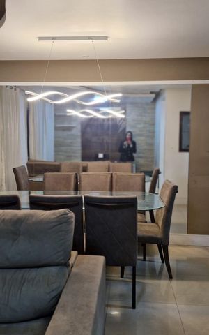 Casa de condomínio à venda com 146m², 3 quartos e 2 vagas Casa de condomínio à venda com 146m², 3 quartos e 2 vagasSala