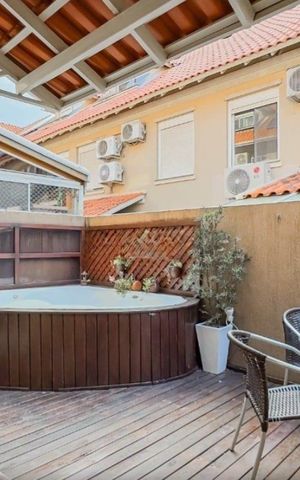 Casa de condomínio à venda com 146m², 3 quartos e 2 vagas Casa de condomínio à venda com 146m², 3 quartos e 2 vagasÁrea externa