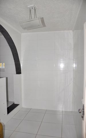 Casa à venda com 200m², 2 quartos e 3 vagas Casa à venda com 200m², 2 quartos e 3 vagasDetalhe - Edícola - Cozinha