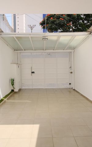 Casa à venda com 150m², 4 quartos e 2 vagasGaragem